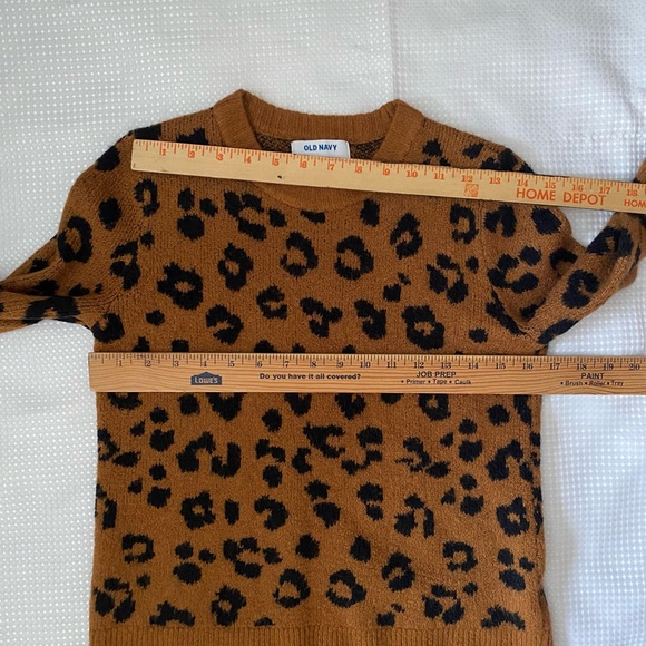 Old Navy cheetah leopard print classic sweater, size XS - Picture 5 of 9